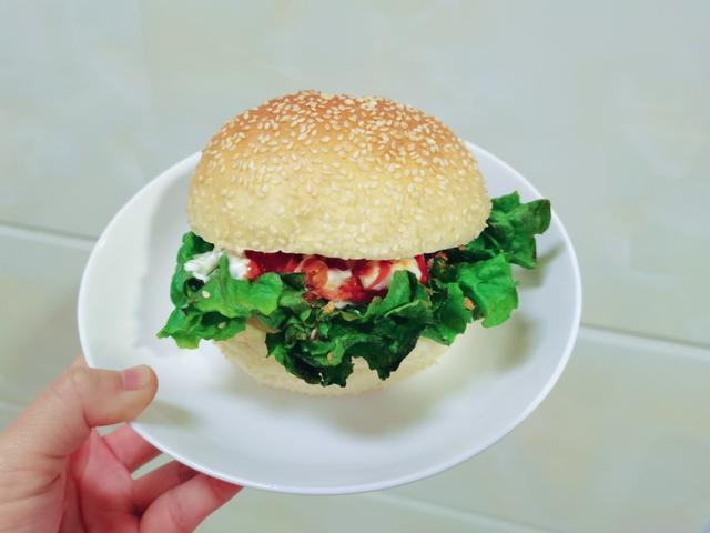 太冤了！汉堡真不是“垃圾食品”，这样吃营养又健康！