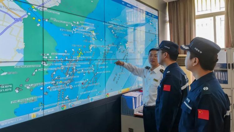 @所有人 这些海鲜已进入禁渔期!近3000斤梭子蟹当场查获! @所有人 这些海鲜已进入禁渔期!近3000斤梭子蟹当场查获!