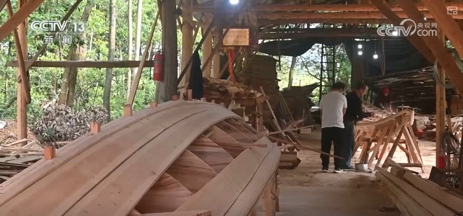 “划”出千万级“大产业”，四季皆火！传统龙舟制造技艺释放经济新活力