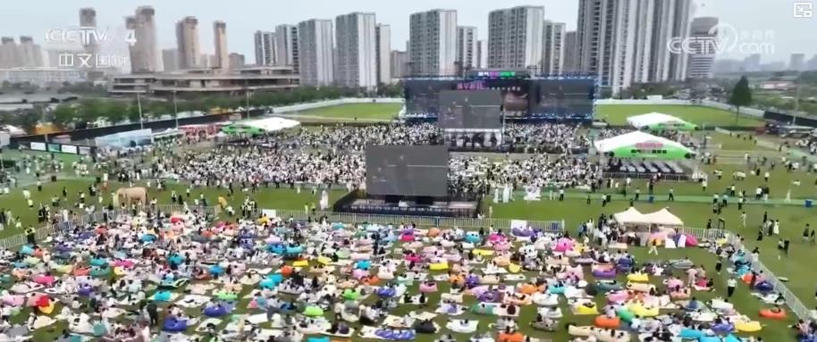 “五一”假期全国消费市场繁荣活跃：多领域增长强劲，促消费活动成效显著