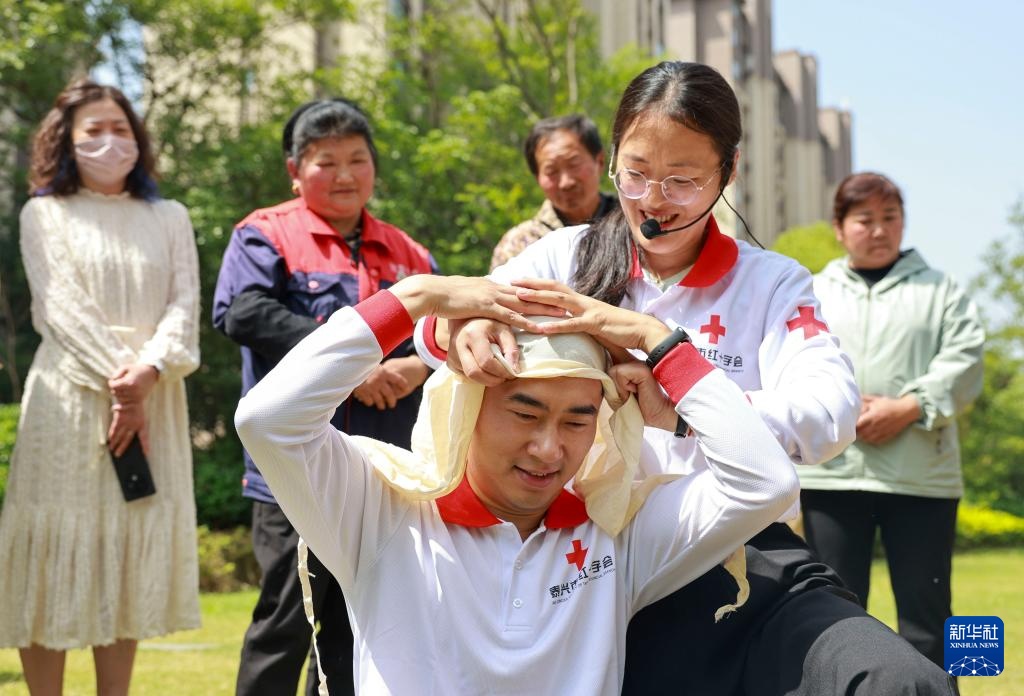 学习急救知识迎接世界红十字日