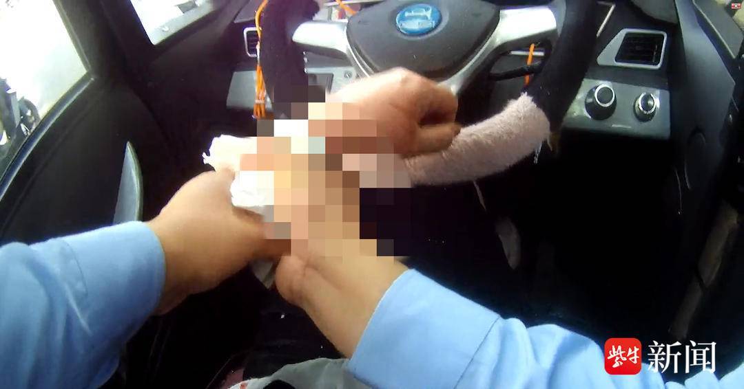 破窗、夺刀！ 镇江派出所民警一天内紧急救助两名轻生女