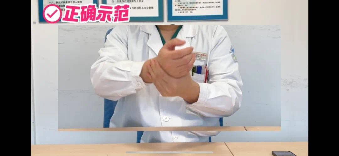 她用手语比出“谢谢”！六旬聋哑阿姨被割草机锯断手臂，医生紧急施救后转危为安