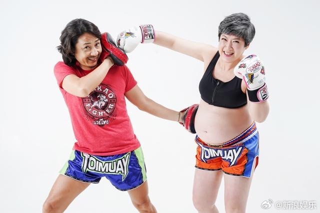 男演员晒照宣布58岁妻子怀二胎! 男演员晒照宣布58岁妻子怀二胎!