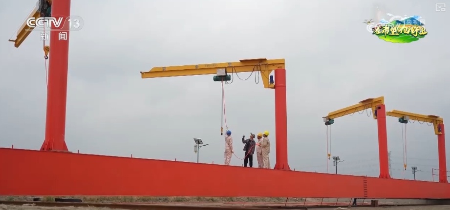 无人机当起“营养师”、“龙门吊”高效运秧 智慧农业夯实粮食丰产基础