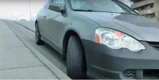 货车“无人驾驶”撞翻快递车？祸端在于……