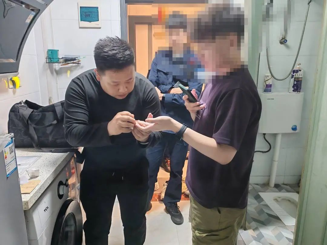 DNA确认！四川内江警方凭一张2岁照片找回被拐21年男孩