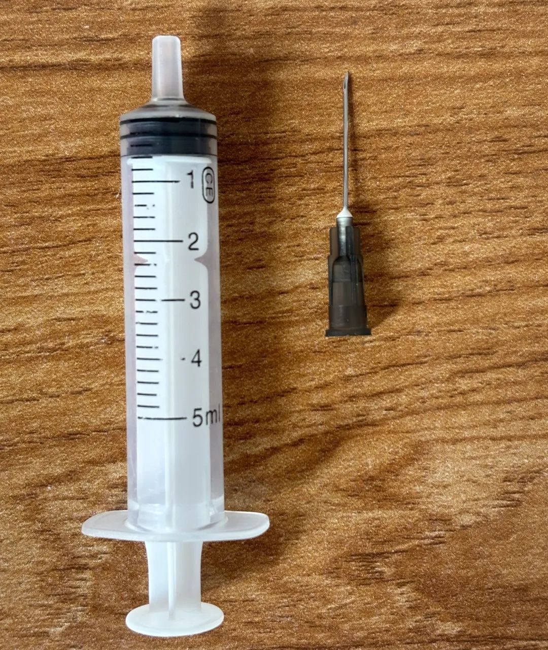 危险！可轻易刺穿皮肉！不少小学生购买！家长赶紧自查