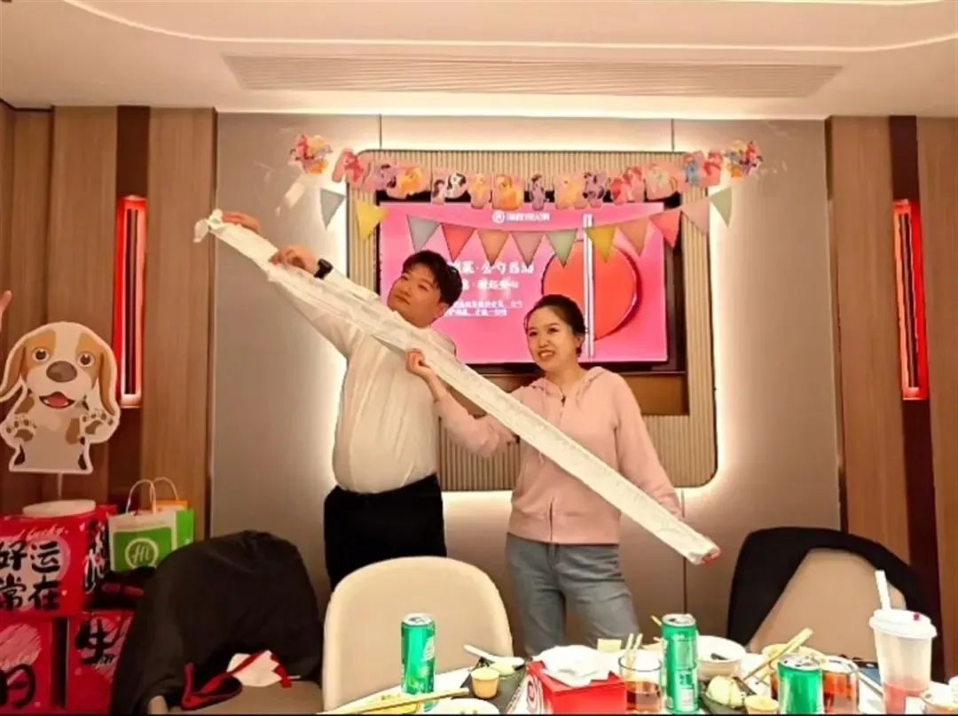 海底捞加入婚庆赛道？武汉某门店：很多人咨询，可为新人表演节目