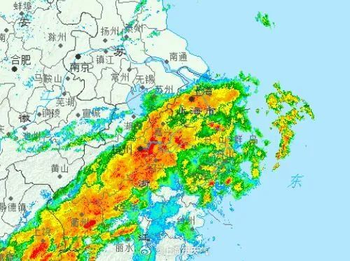 上海更新大风黄色预警信号为大风蓝色预警信号，预计今天白天仍会出现7-8级阵风