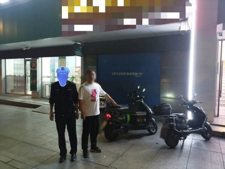 男子对民警发出“灵魂拷问”：至于吗？你们不放假的吗？
