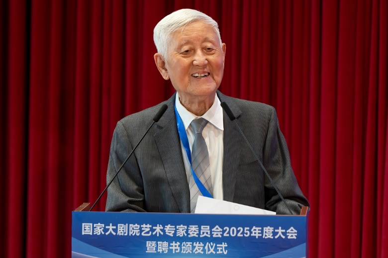 演员靳东，有新身份！