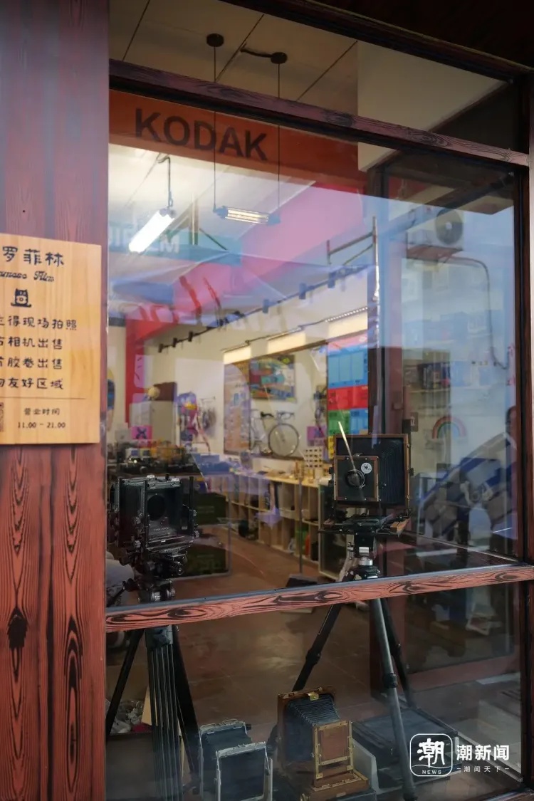突然爆火！一张撕拉片被炒到400元 很多明星都在晒