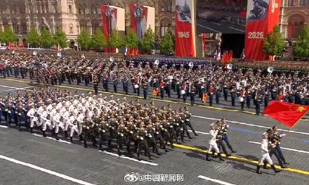 骄傲转发！中国仪仗队亮相红场阅兵式