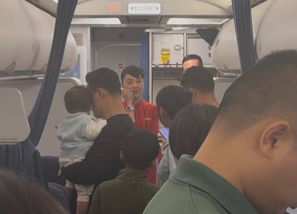 巧了！为省钱买了中转机票，暴雨天气却送他“直飞”回家