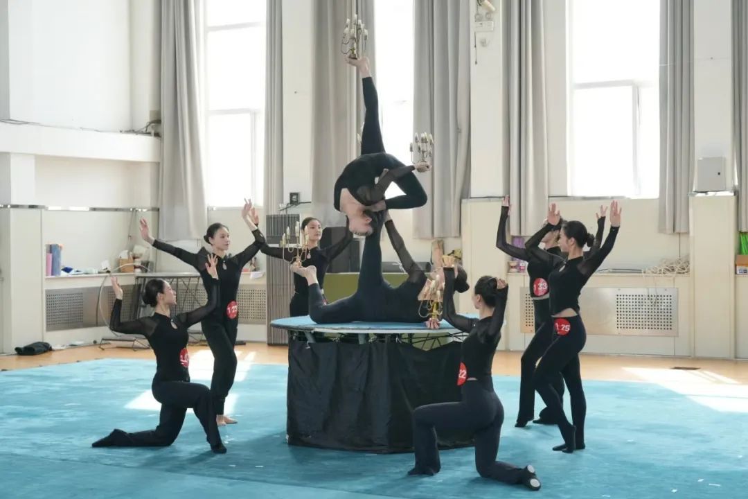 中国杂技团：“大比武”里看传承与创新
