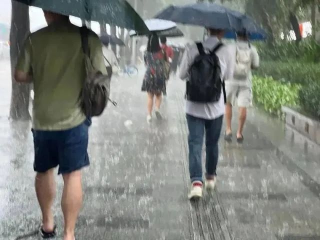 暴雨后呼吸困难，赶紧去医院！