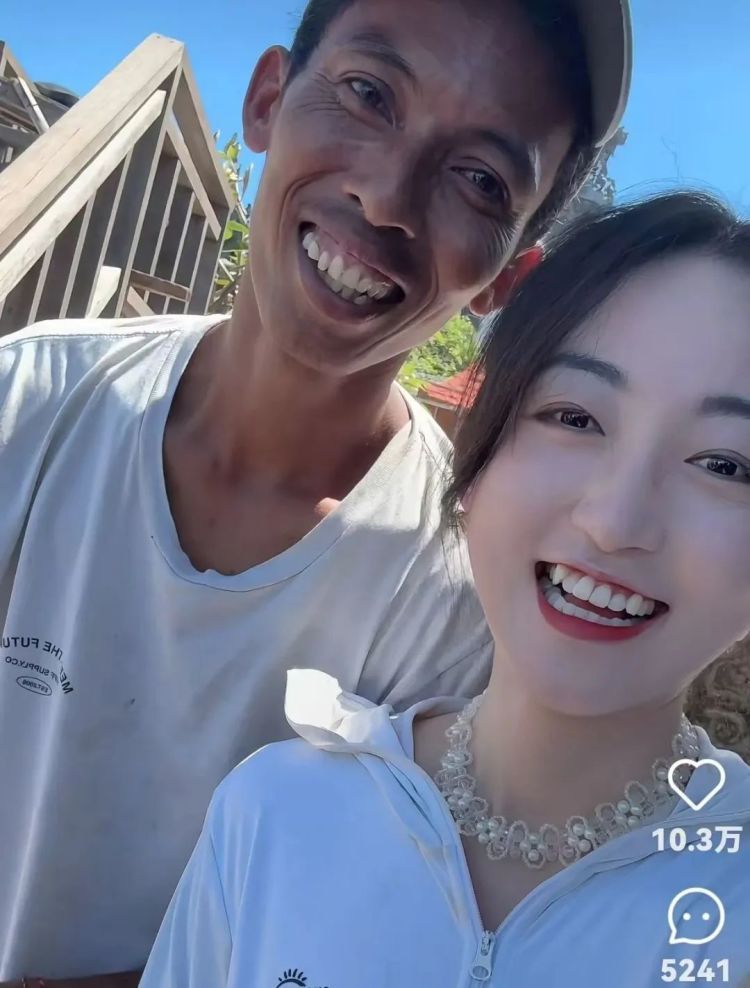 游客手机被猴子抢走，捡回后意外发现“拍得比自己还好”