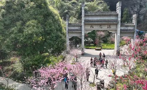 重庆⇋黔江1小时！这份美食美景攻略快收好→