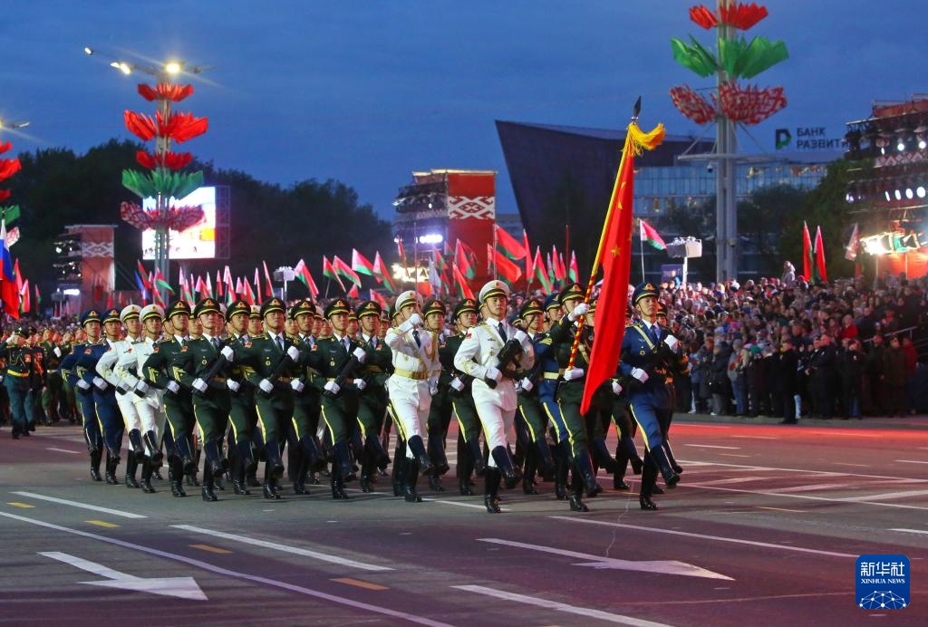现场画面！中国仪仗队参加白俄罗斯阅兵式