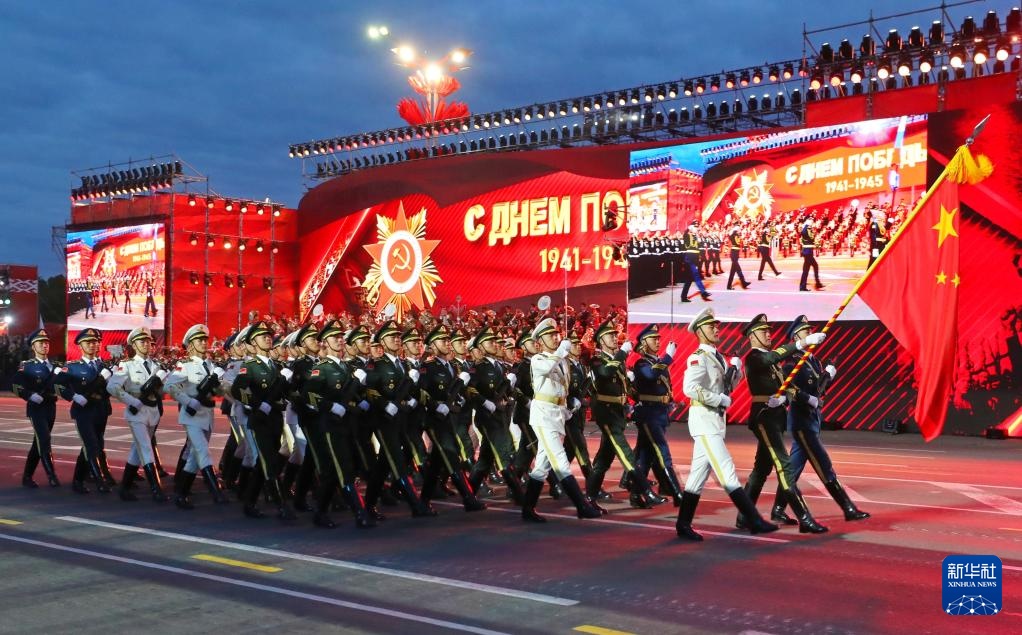 现场画面！中国仪仗队参加白俄罗斯阅兵式