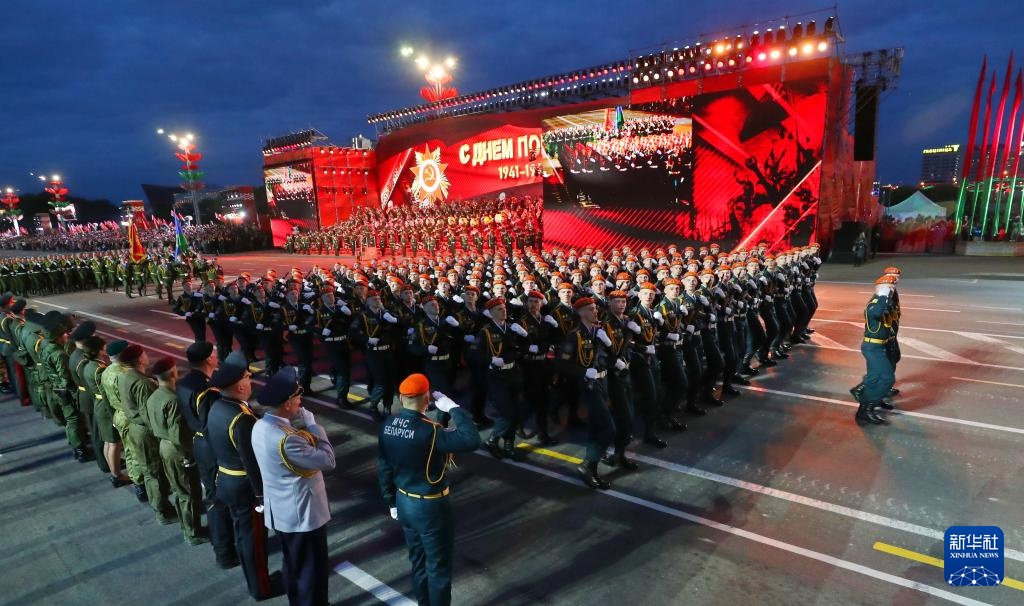 现场画面！中国仪仗队参加白俄罗斯阅兵式