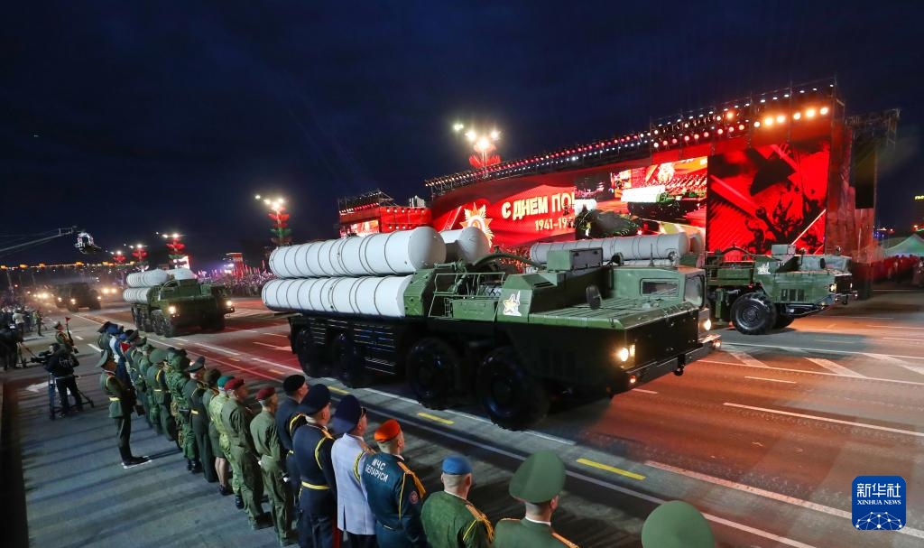现场画面！中国仪仗队参加白俄罗斯阅兵式