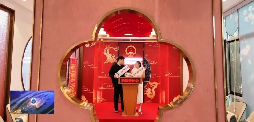 新修订《婚姻登记条例》实施，石家庄首张结婚证出炉