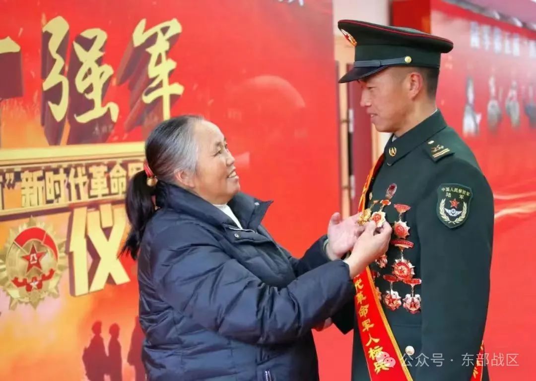 有一种妈妈，叫军人的妈妈！
