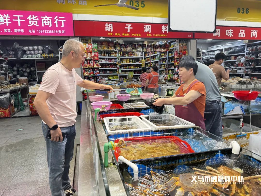 价格“腰斩”！义乌一个摊位，一天能卖2000多斤！