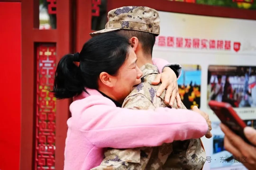 有一种妈妈，叫军人的妈妈！