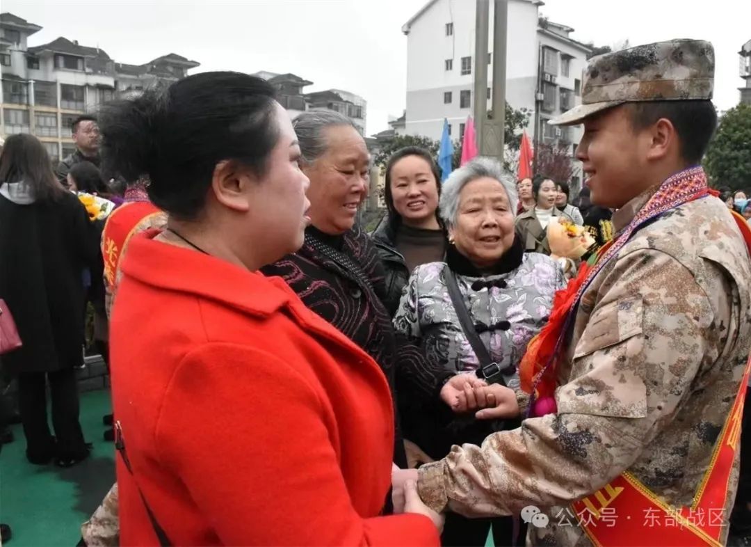 有一种妈妈，叫军人的妈妈！