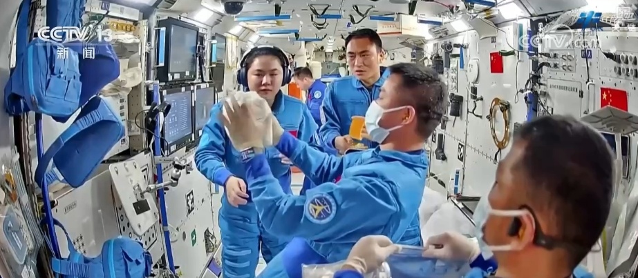 添置新防护→医疗救护→科学实（试）验…… | 神二十乘组工作周记亮点多