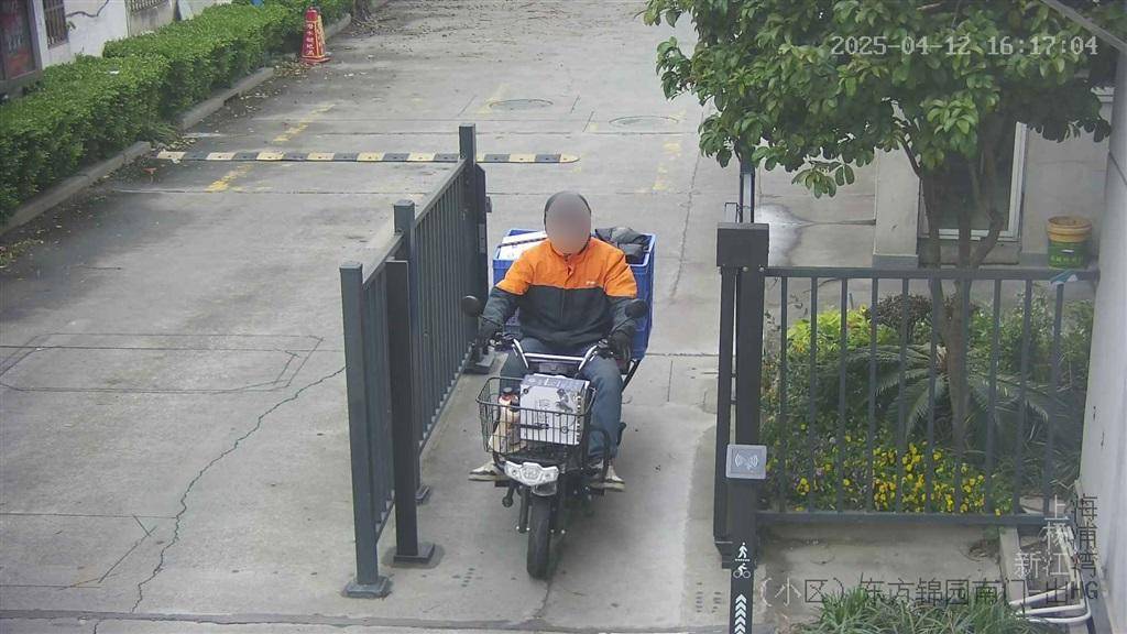 假冒快递人员在小区里“收快递”实则盗窃 上海警方：已刑拘