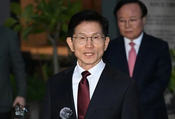 金文洙恢复总统候选人资格