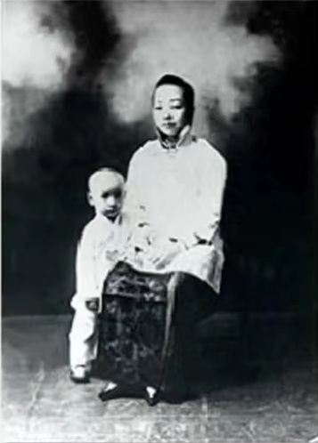 “母亲这句话传到我耳朵里，我哭了”