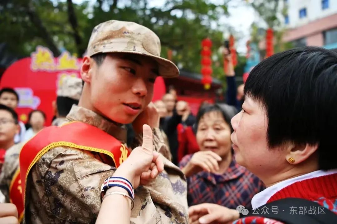 有一种妈妈，叫军人的妈妈！