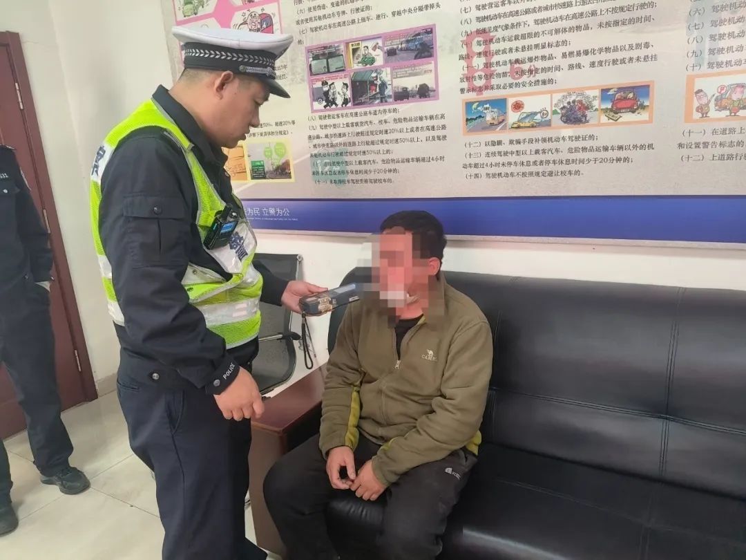 真“醉”了！男子酒后“勇闯”交警队