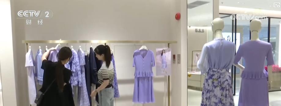 母亲节催热“亲情经济” 多地特色礼品市场迎来消费热潮