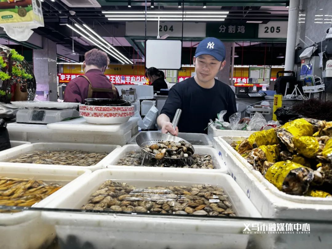 价格“腰斩”！义乌一个摊位，一天能卖2000多斤！