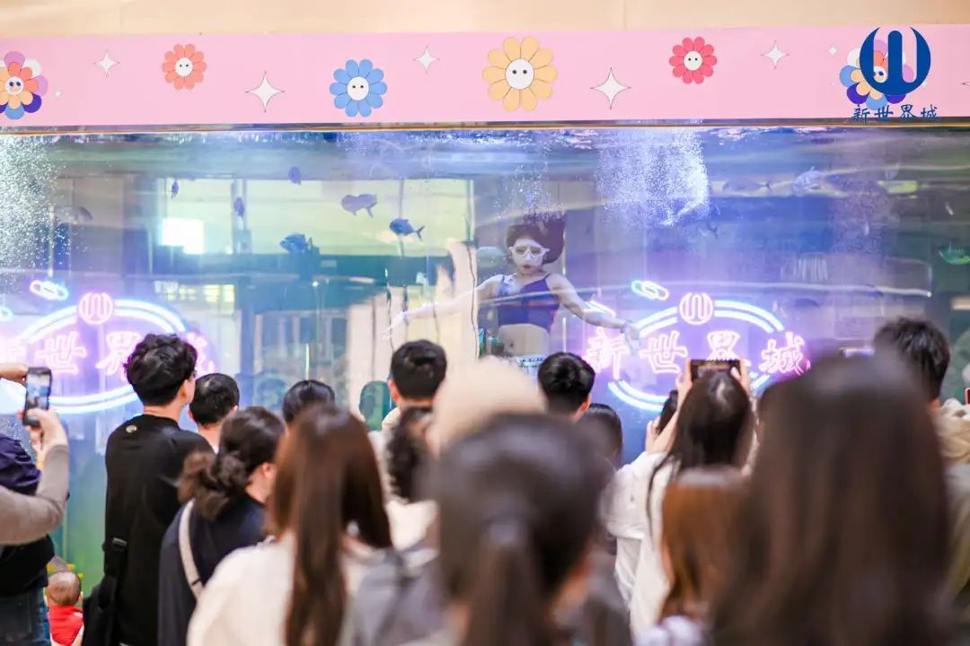 “上海还是太超前了！”市中心惊现20条美人鱼
