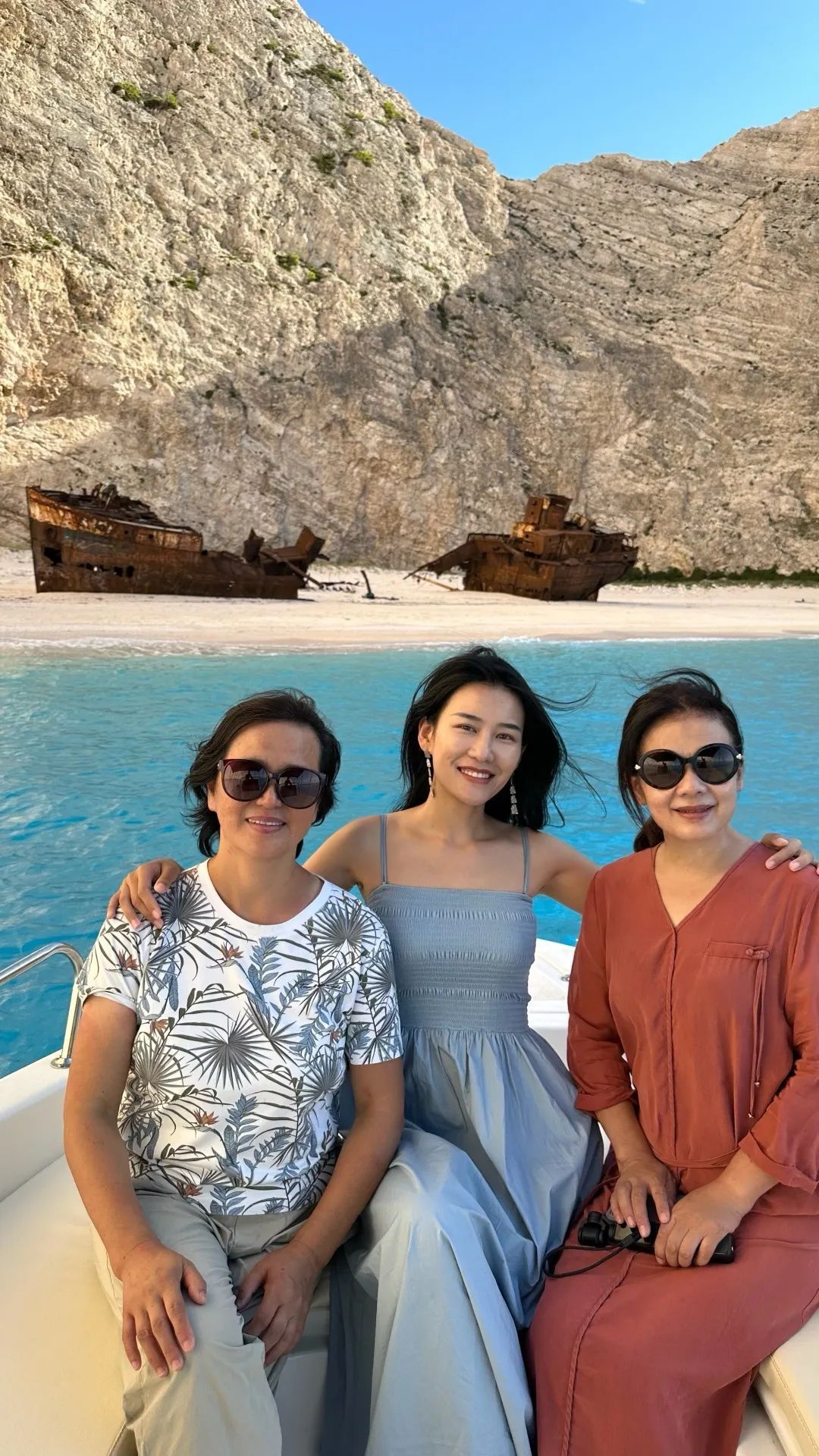 广州95后夫妻带双方母亲9个月环游33国：世界这么大，想带妈妈一起去看看