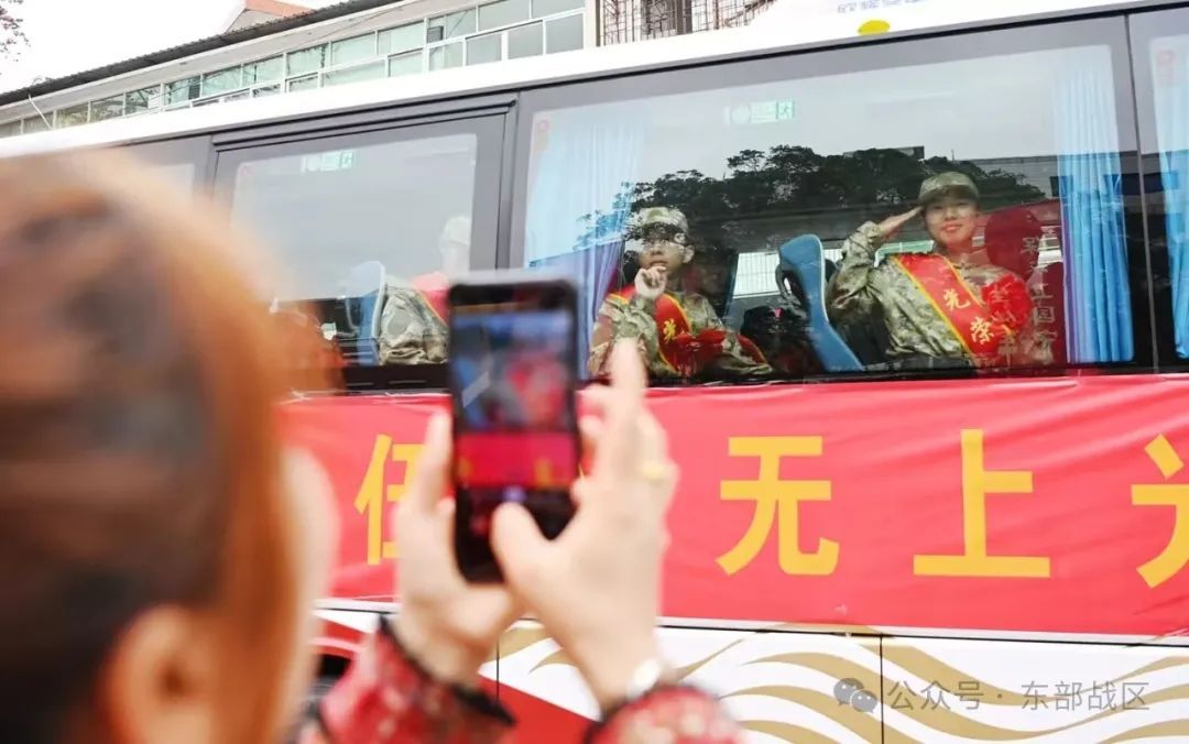 有一种妈妈，叫军人的妈妈！