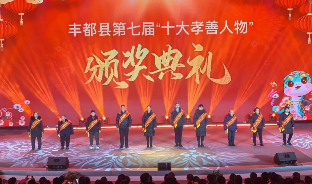 “决不放弃”！两个儿子得罕见病，90后重庆妈妈“死磕”到底！