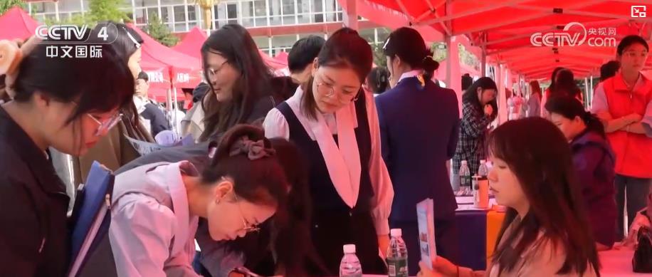 从资金补助到“微专业”培训！多地创新服务助力高校毕业生高质量就业