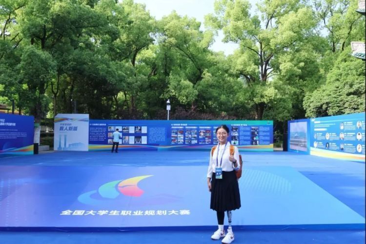 17年前被救的孩子们，现在过得怎么样了？