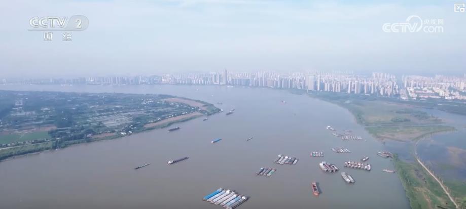 长江干线上中下游实现航行规则统一 开启高效通航新阶段 长江干线上中下游实现航行规则统一 开启高效通航新阶段