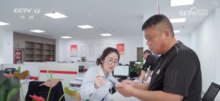 “真金白银”纾困、“政策+市场”防控……外贸企业手握“定心丸”放开手脚拓市场
