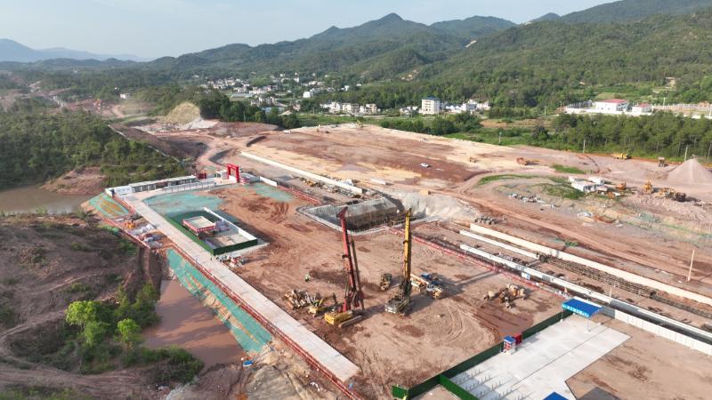 江西：瑞梅铁路会昌站站房进入主体施工阶段