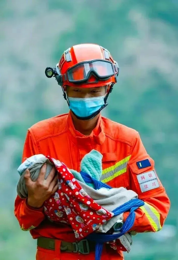 17年前被救的孩子们，现在过得怎么样了？